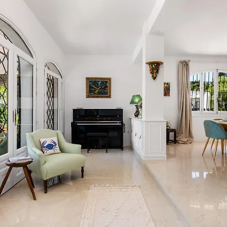 Sophora, Luxury Getaway In Prime Location Near Puerto Banus With Heated Pool * Marbella