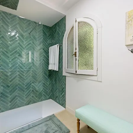 Sophora, Luxury Getaway In Prime Location Near Puerto Banus With Heated Pool