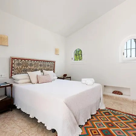 Sophora, Luxury Getaway In Prime Location Near Puerto Banus With Heated Pool *