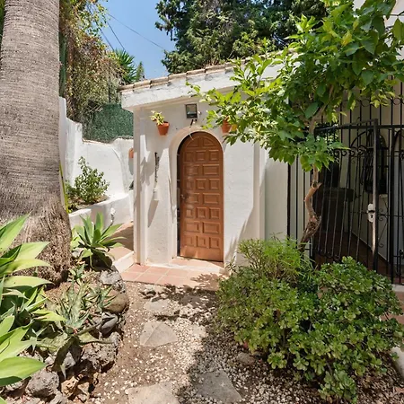 Sophora, Luxury Getaway In Prime Location Near Puerto Banus With Heated Pool