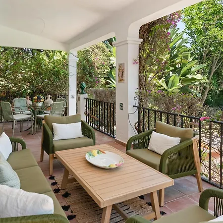 Sophora, Luxury Getaway In Prime Location Near Puerto Banus With Heated Pool Villa