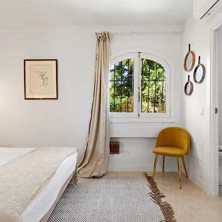 Sophora, Luxury Getaway In Prime Location Near Puerto Banus With Heated Pool فيلة