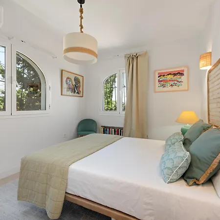 Sophora, Luxury Getaway In Prime Location Near Puerto Banus With Heated Pool فيلة
