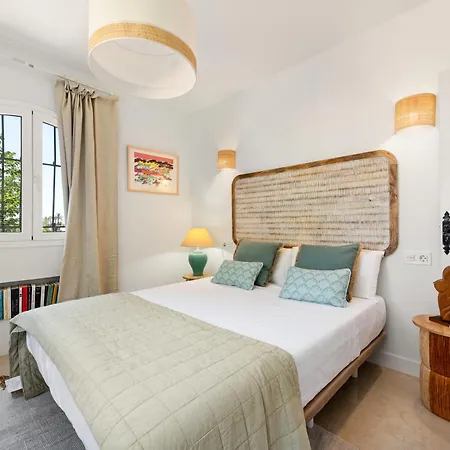 Sophora, Luxury Getaway In Prime Location Near Puerto Banus With Heated Pool فيلة