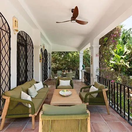 Sophora, Luxury Getaway In Prime Location Near Puerto Banus With Heated Pool