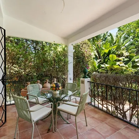 Sophora - 5 Minutes From Puerto Banus 马尔韦利亚