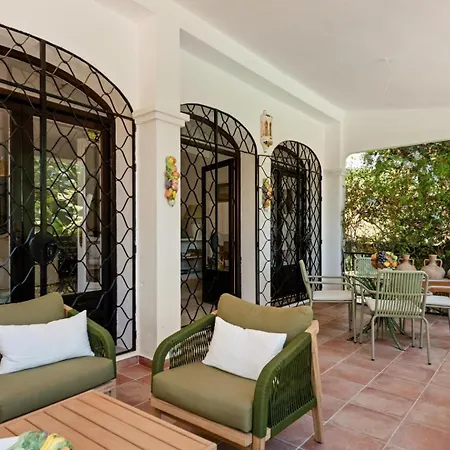 Вилла Sophora - 5 Minutes From Puerto Banus *