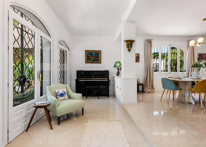 Sophora, Luxury Getaway In Prime Location Near Puerto Banus With Heated Pool * Marbella