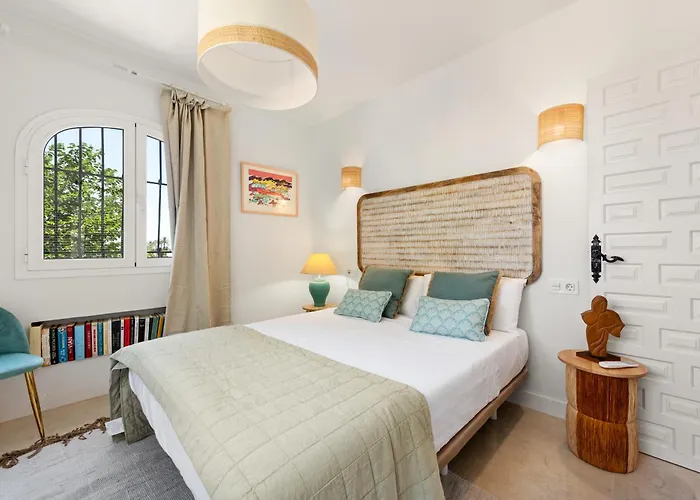 Sophora, Luxury Getaway In Prime Location Near Puerto Banus With Heated Pool Willa