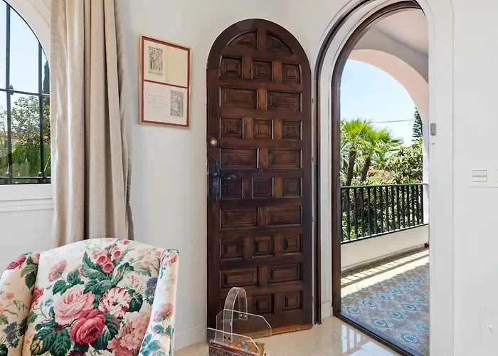 Sophora, Luxury Getaway In Prime Location Near Puerto Banus With Heated Pool Marbella