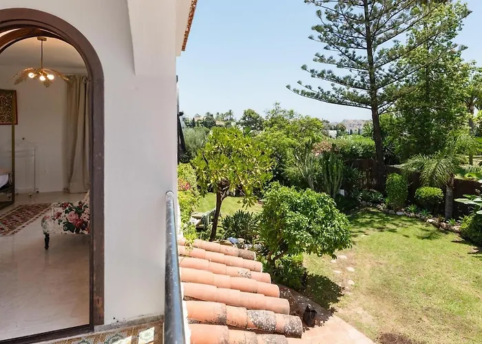 Sophora, Luxury Getaway In Prime Location Near Puerto Banus With Heated Pool