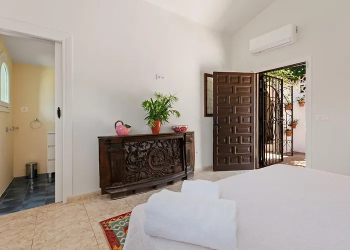 Sophora, Luxury Getaway In Prime Location Near Puerto Banus With Heated Pool Willa *