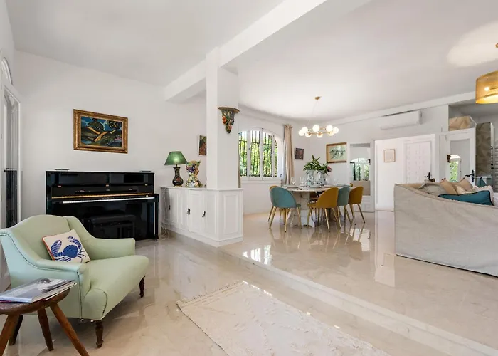 Sophora, Luxury Getaway In Prime Location Near Puerto Banus With Heated Pool * Marbella