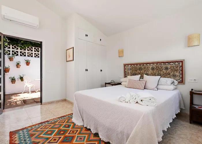 Willa Sophora, Luxury Getaway In Prime Location Near Puerto Banus With Heated Pool