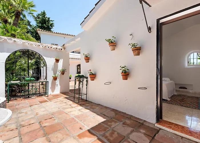 Sophora, Luxury Getaway In Prime Location Near Puerto Banus With Heated Pool Willa *