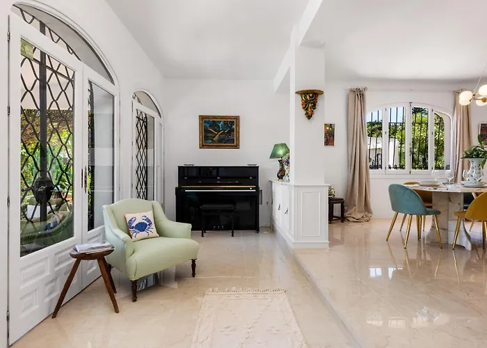 Sophora, Luxury Getaway In Prime Location Near Puerto Banus With Heated Pool *