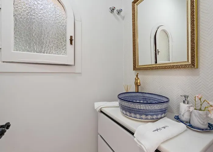 Sophora, Luxury Getaway In Prime Location Near Puerto Banus With Heated Pool