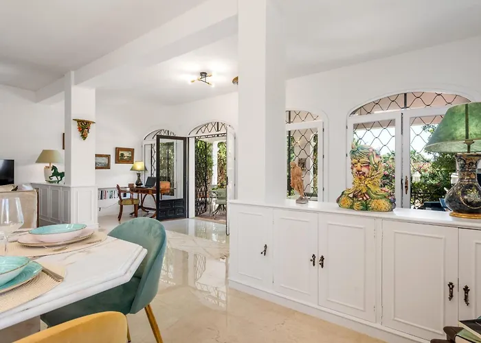 Willa Sophora, Luxury Getaway In Prime Location Near Puerto Banus With Heated Pool *