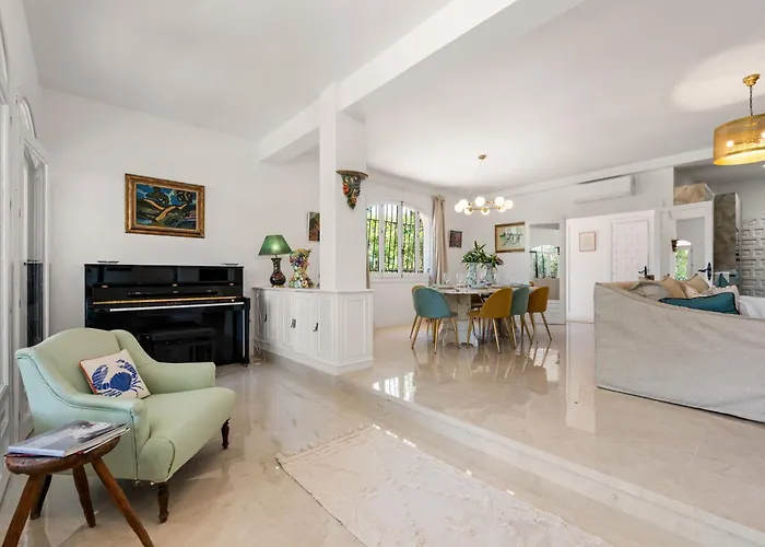 Sophora, Luxury Getaway In Prime Location Near Puerto Banus With Heated Pool Willa *