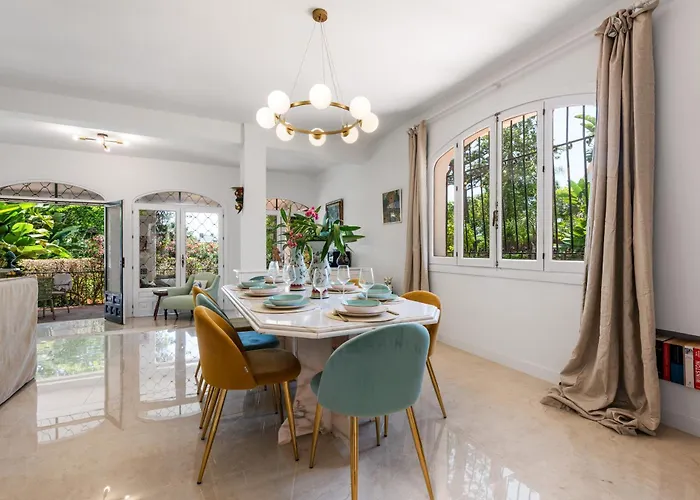 Sophora, Luxury Getaway In Prime Location Near Puerto Banus With Heated Pool Marbella