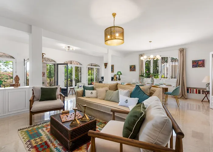 Sophora, Luxury Getaway In Prime Location Near Puerto Banus With Heated Pool * Marbella