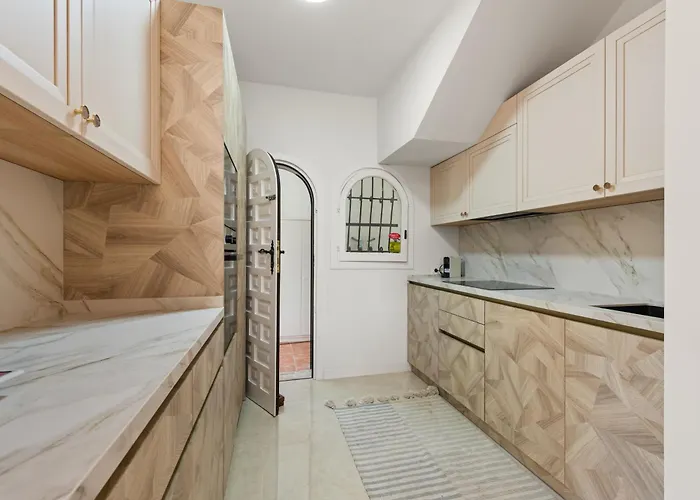 Sophora, Luxury Getaway In Prime Location Near Puerto Banus With Heated Pool